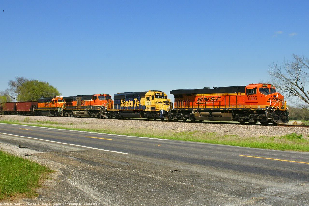 BNSF 6505, 1761 (SD40-2 bluebonnet), 969 (H1), 1982 (SD40-2 H1)